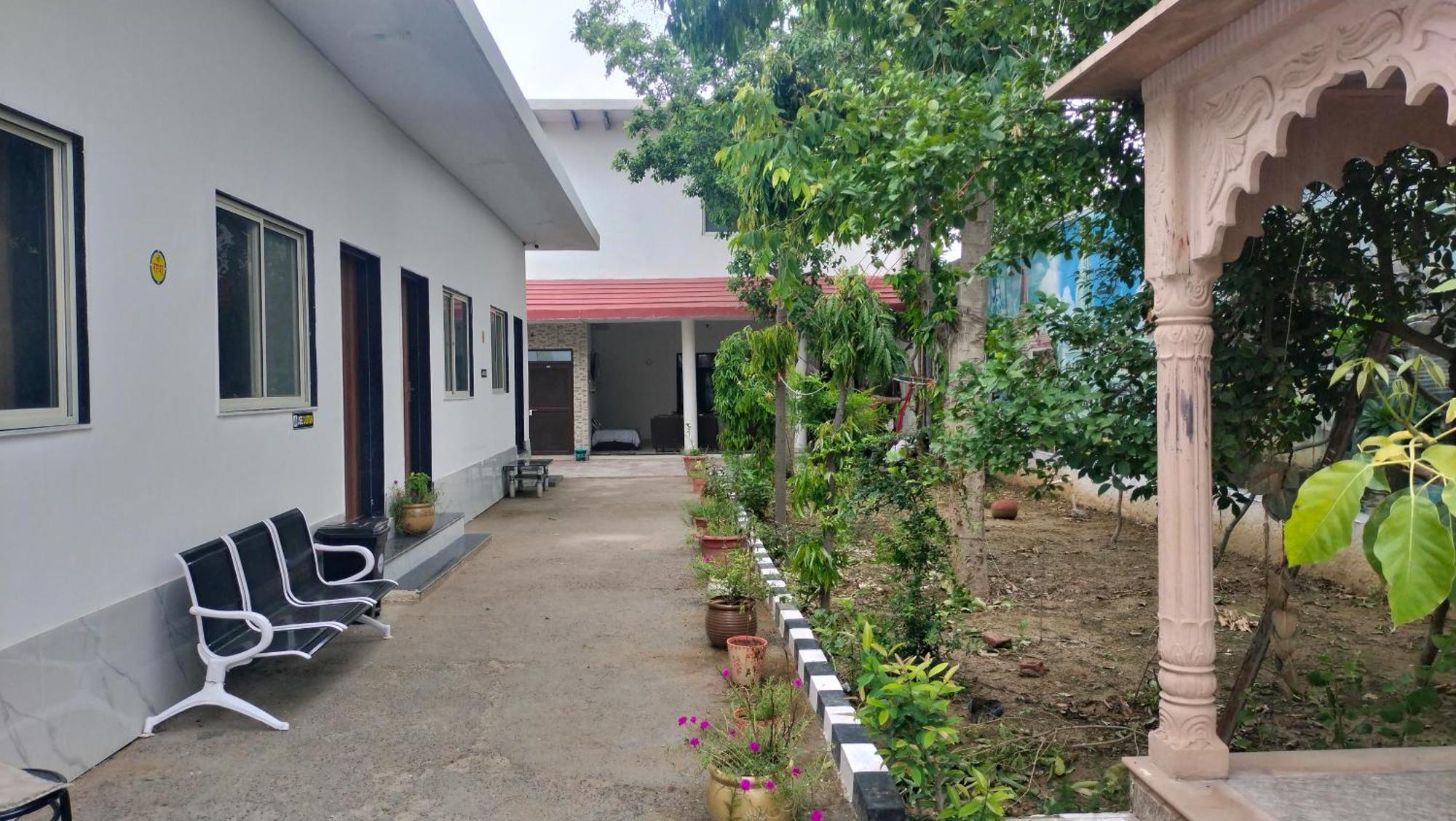 Maa Gayatri Dham Hotel Vrindāvan Exterior photo
